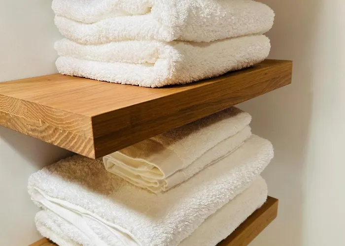 Sunny With A Beautiful View! 公寓