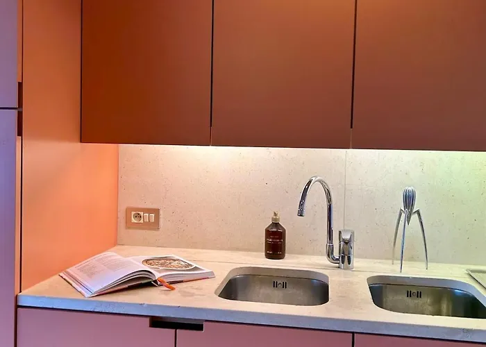 公寓 Sunny With A Beautiful View!