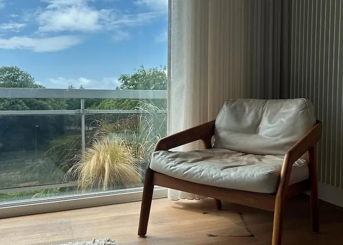 Sunny With A Beautiful View! 公寓 *