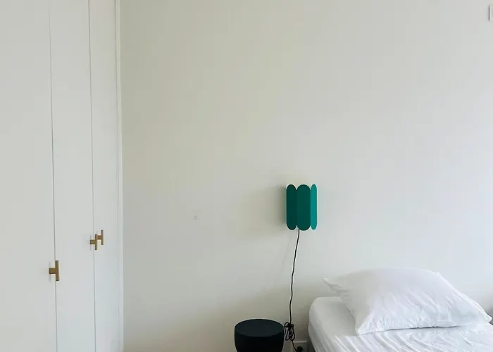 公寓 Sunny With A Beautiful View!